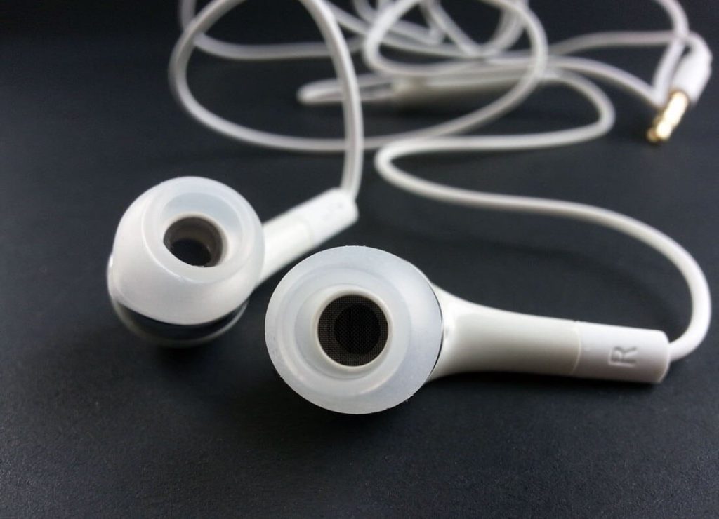 earphones